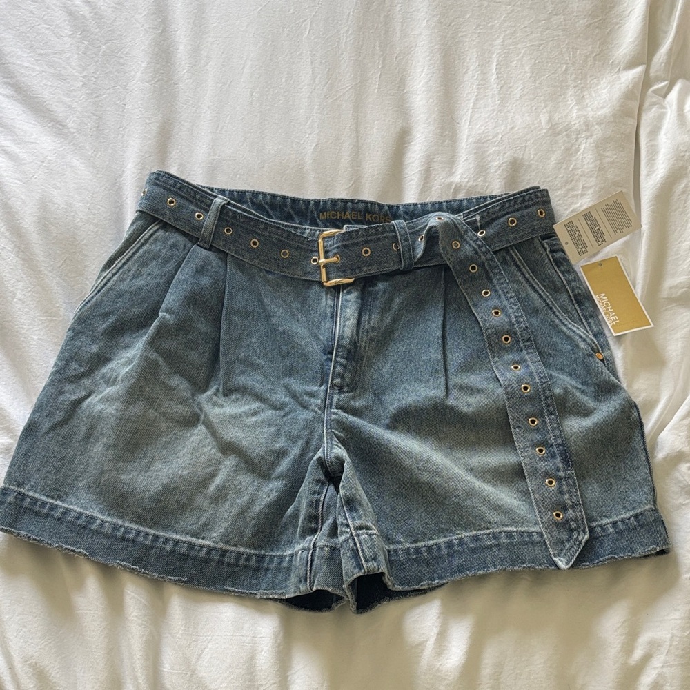 Michael Kors Size 10 Blue Denim Pleated High-Waist Shorts with Grommet Belt